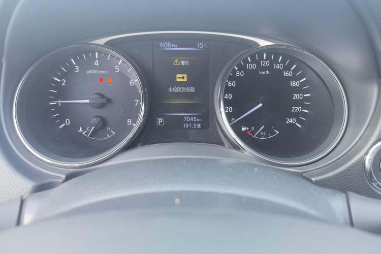 Used Nissan X-Trail 2014 2.0L CVT Comfort Edition 2WD Odometer Close Up