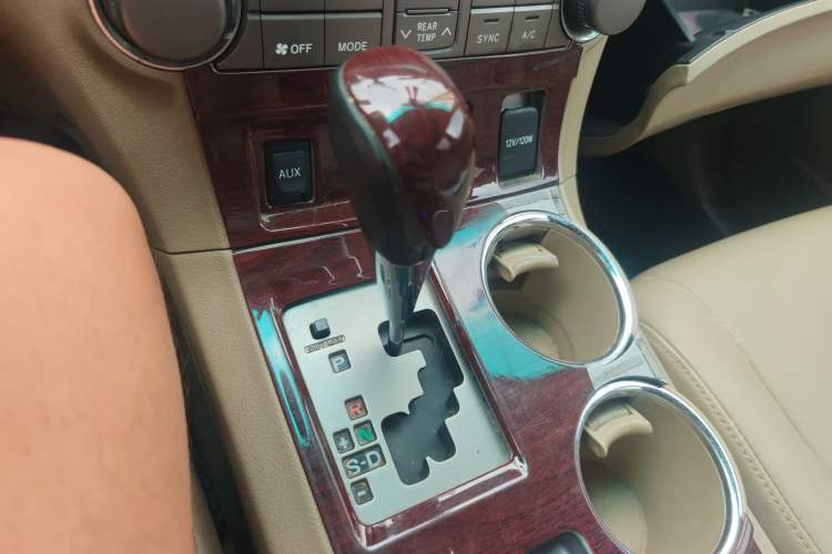 Used Toyota Highlander 2009 2.7L Two-Wheel Drive 7-Seater Luxury Edition