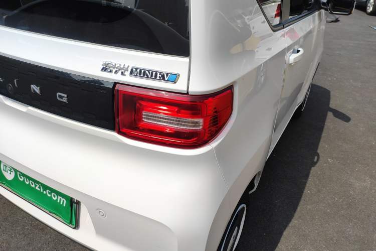 Used Wuling Hongguang MINIEV 2022 Easy Version Lithium-NMC Exterior 3