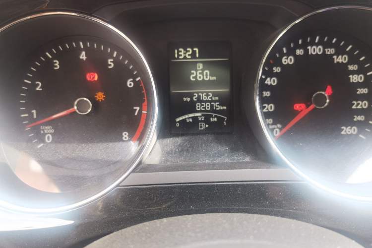 Used Volkswagen Sagitar 2017 1.6L Manual Comfort Model Odometer Close Up