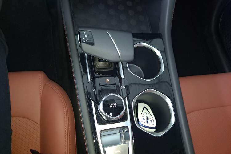 Used Changan Eado 2025 PLUS 1.4T Dual-Clutch High-Energy Version
