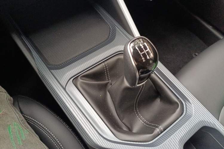 Used Geely Auto Emgrand 2025 4th Generation 1.5L Manual – Dragon Edition