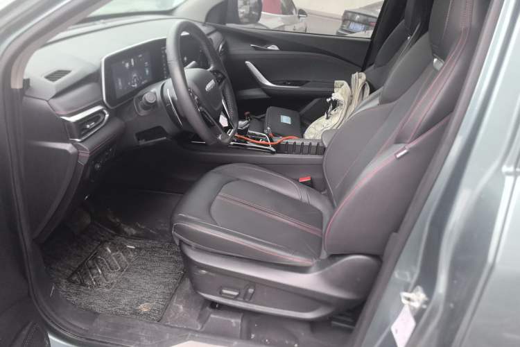 Used SAIC MAXUS T90 RV 2022 2.0T Explorer T90 All-Terrain Green Left Front Seat