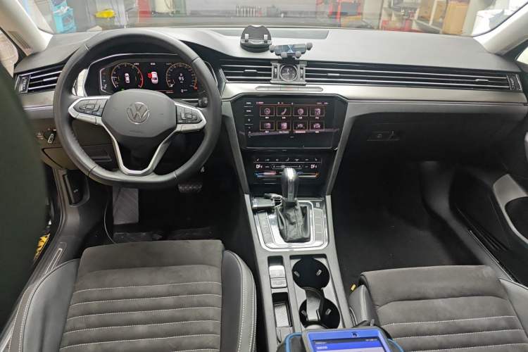 Used Volkswagen Magotan 2020 330TSI DSG Luxury Edition Center Console