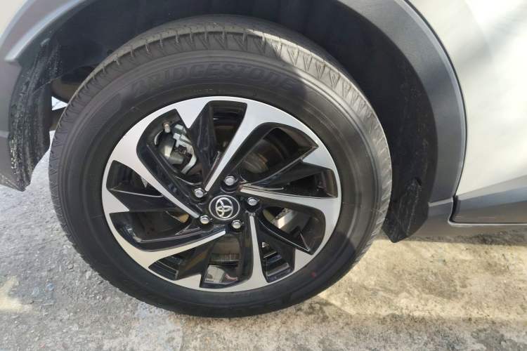 Used Toyota IZOA 2018 2.0L Yichi Version China VI Standard
