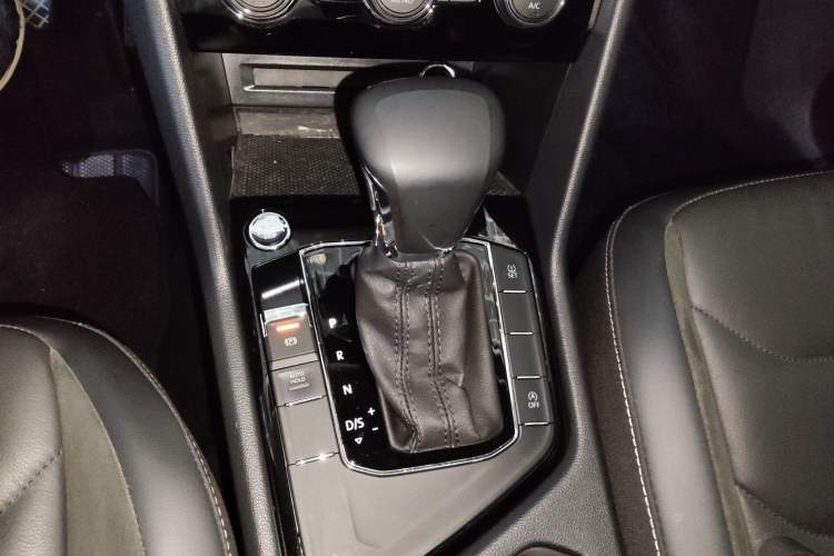 Used Volkswagen Tiguan L 2021 330TSI Automatic Two-Wheel Drive Smart Edition
