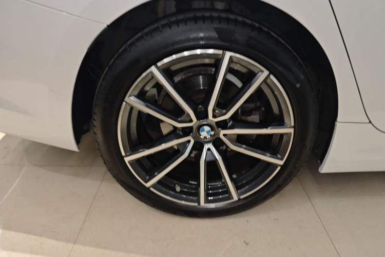 Used BMW 3 Series 2022 Updated 325Li M Sport Package Right Rear Wheel Hub