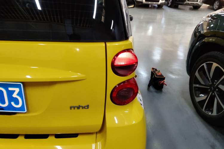 Used smart fortwo 2012 1.0 MHD Hardtop Comfort Edition Right Rear Taillight