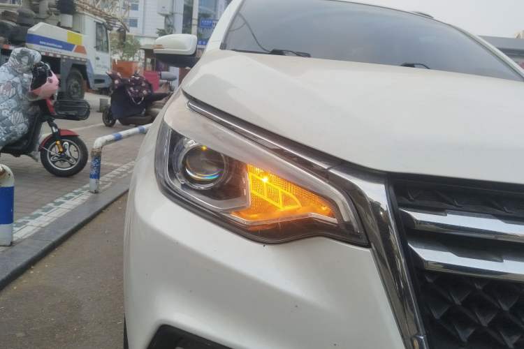 Used Venucia T70 2018 1.6L Manual Enjoyment Edition Right Front Headlight