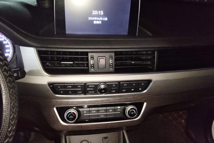 Used FORTHING Joyear X5 2017 Jingxiang Series 1.5T CVT Luxury Model Audio And AC Panel