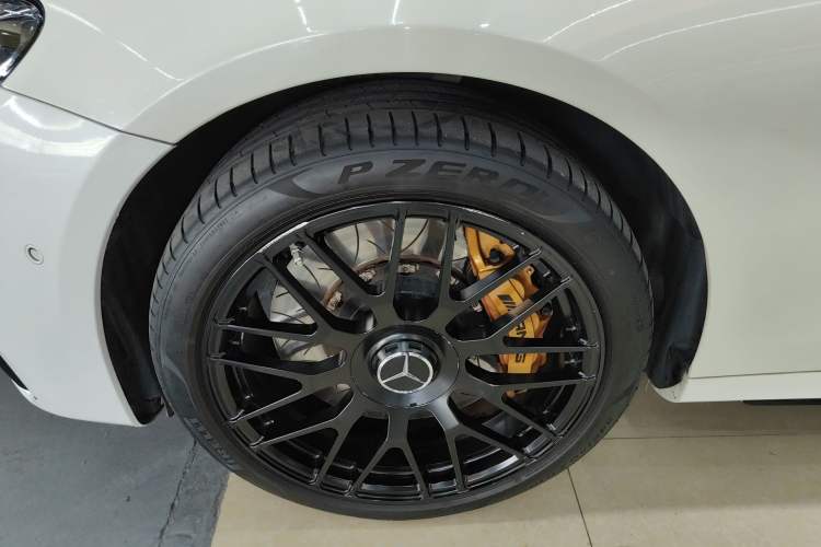 Used Mercedes-Benz E-Class 2017 E 300 L Sport Luxury Edition Exterior 4