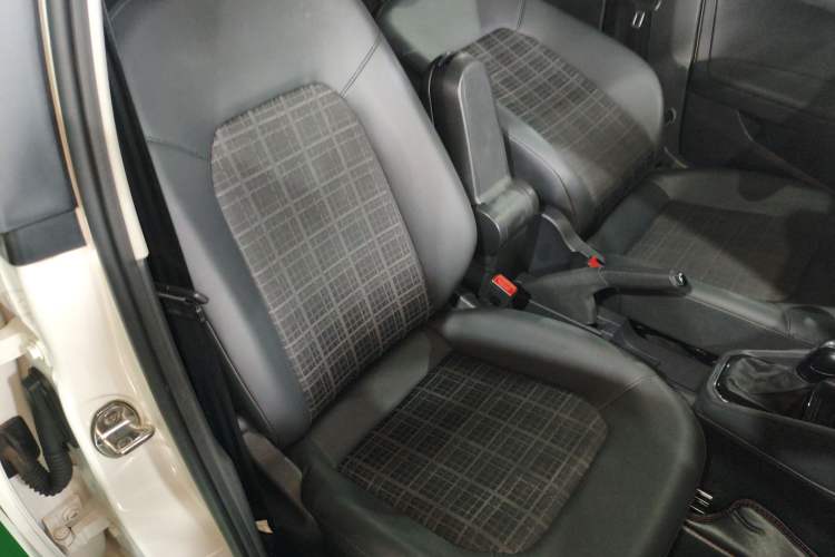 Used Volkswagen Jetta 2017 1.5L Automatic Comfort Model Right Front Seat