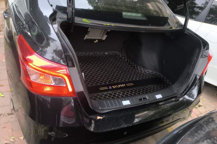 Used Nissan Sylphy 2019 1.6XV CVT Smart Connect Luxury Edition China VI Standard Trunk