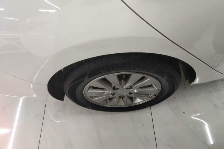 Used Hyundai Celesta 2018 1.6L Automatic GL Enjoyment Edition China VI compliant Right Rear Wheel Hub