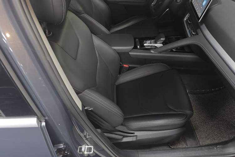 Used BYD Song Pro 2019 1.5T Automatic Elite Edition Right Front Seat