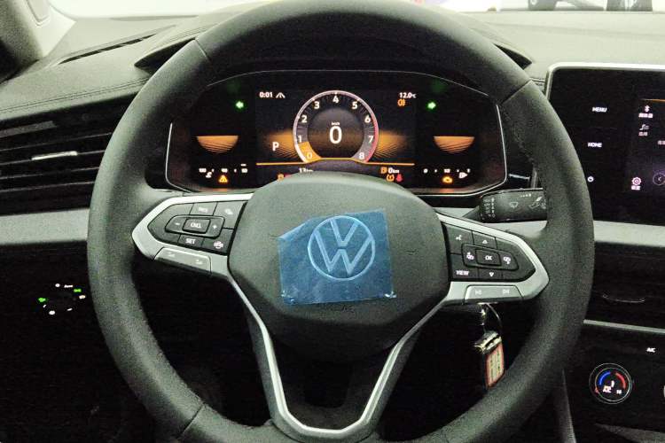 Used Volkswagen Sagitar 2025 300TSI DSG Flyover Edition Steering Wheel