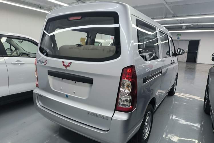 Used Wuling Rongguang S 2023 1.5L Base Version 5/7 Seats Rear Right 45 Deg