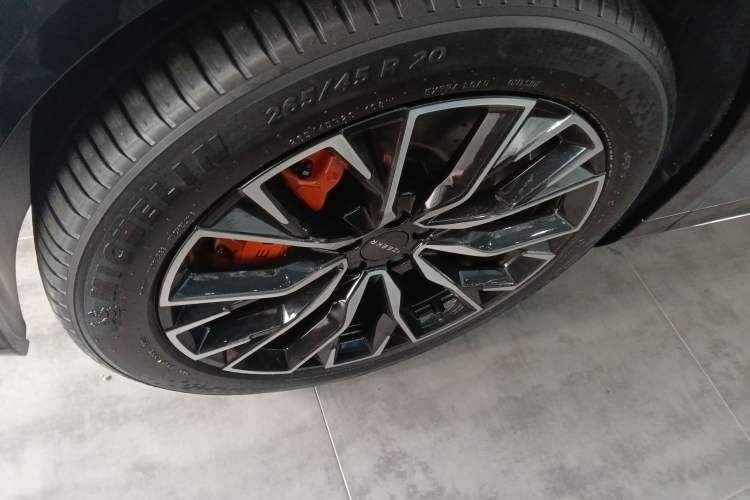 Used Zeekr 7X 2025 100kWh Long-Range All-Wheel Drive Intelligent Driving Version Left Front Wheel Hub