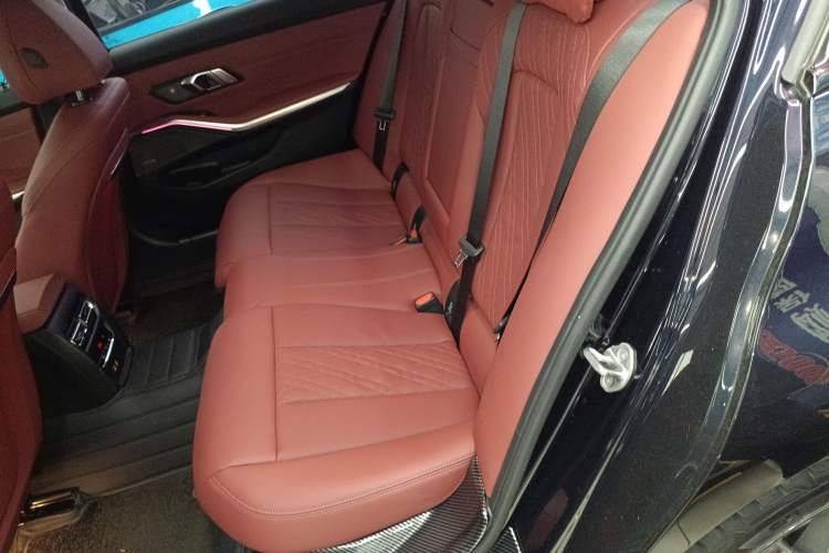 Used BMW 3 Series 2025 330Li M Sport Shadowline Package Left Rear Seat