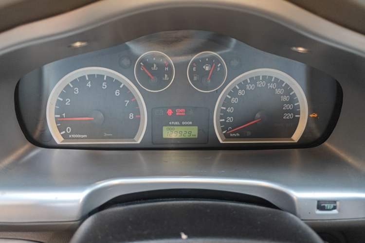 Used Huatai Santa Fe Classic 2012 2.0L Gasoline Manual Two-Wheel Drive Comfort Version Instrument Cluster