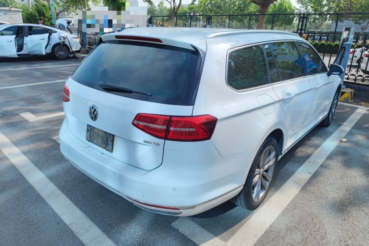 Used Volkswagen Variant 2017 380TSI Two-Wheel Drive Comfort Edition
