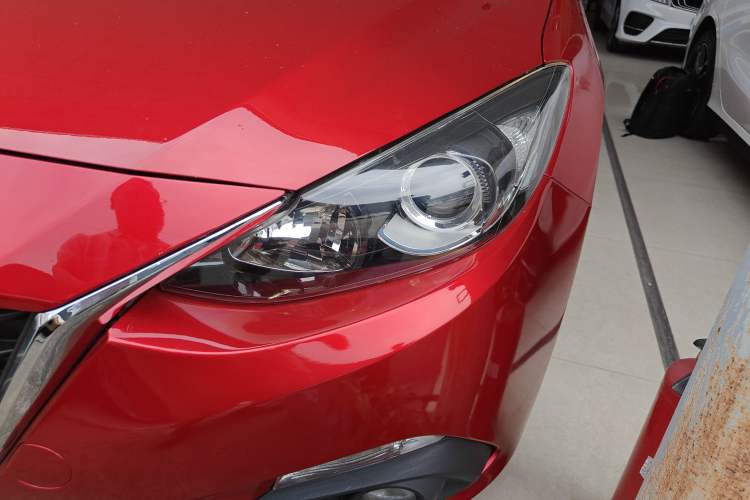 Used Mazda Mazda 3 Axela 2016 Sedan 1.5L Automatic Luxury Model
