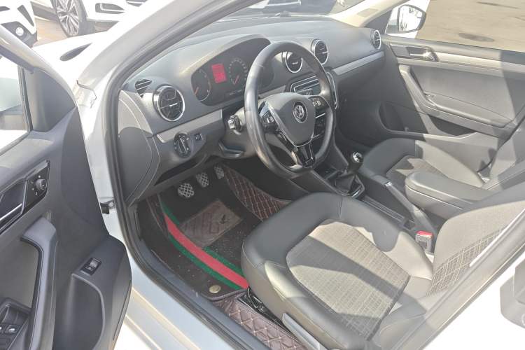 Used Volkswagen Jetta 2019 Dream Edition 1.5L Manual Comfort Version
