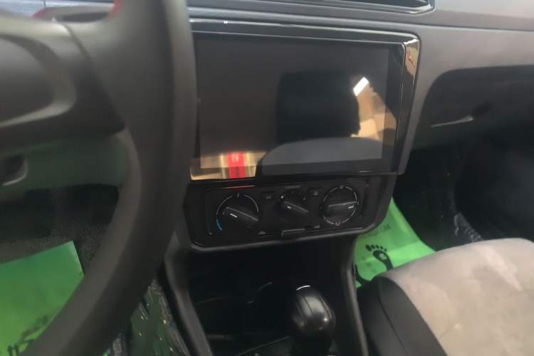 Used Volkswagen Santana 2019 1.5L Automatic Fashion Edition China VI Audio And AC Panel