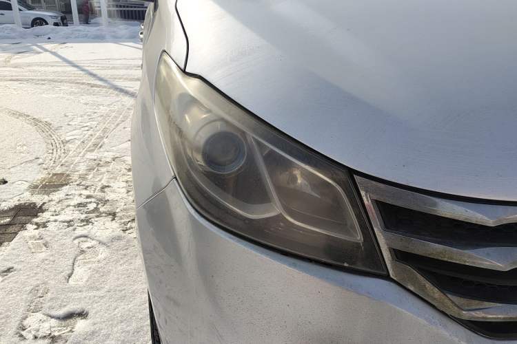 Used SAIC MAXUS G10 2014 2.0T Automatic Elite Edition
