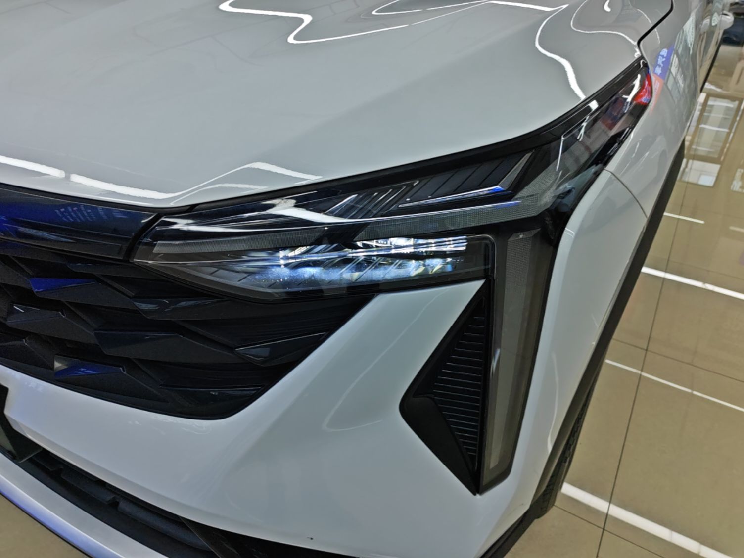 Geely Auto Emgrand X7 Sport 2024 1.5TD Dragon Edition — снимка 8