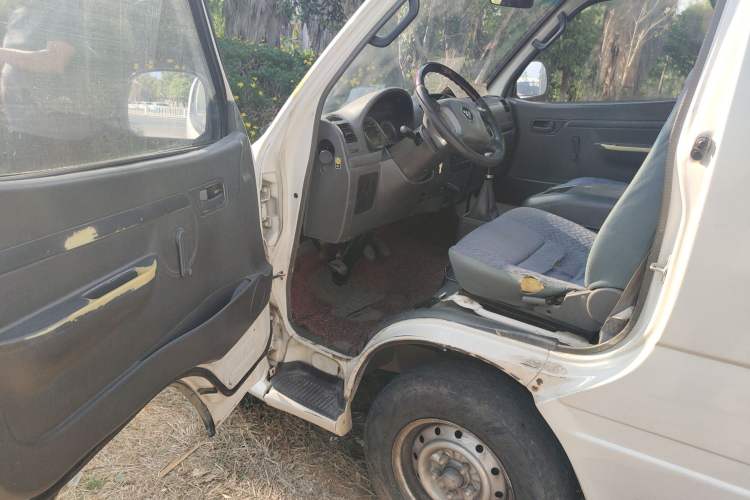 Used Foton Scenic 2014 2.0L Express Classic Short-Wheelbase High-Roof 491EQ4A
