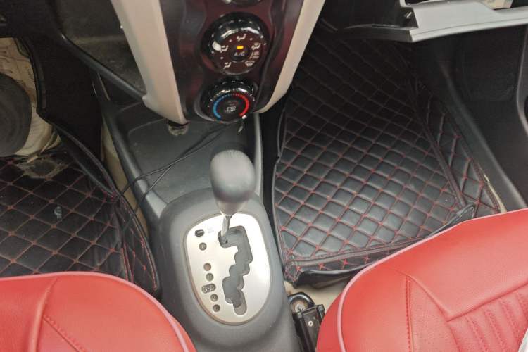 Used Toyota Yaris 2011 1.6E Automatic Charm Edition Gear Lever