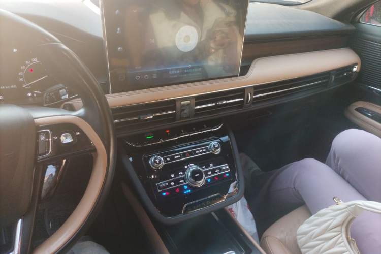 Used Lincoln Corsair 2020 2.0T Four-Wheel Drive Luxury Edition Audio And AC Panel