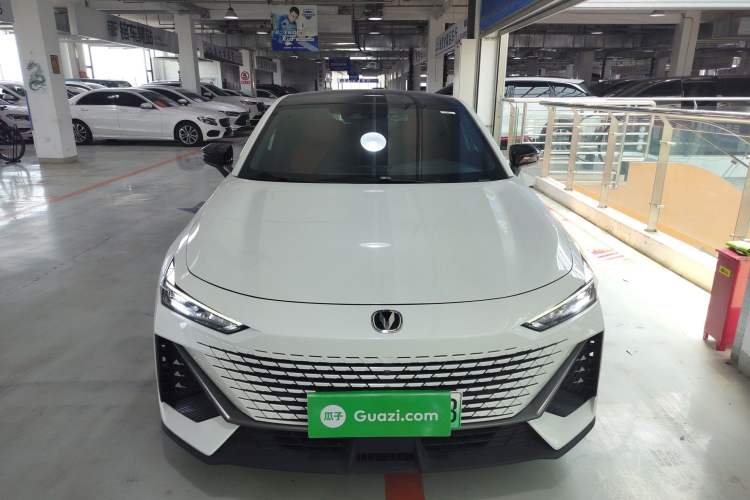 Used Changan UNI-V iDD 2023 ZhiDian iDD 1.5T 113km ZhiKu Model
