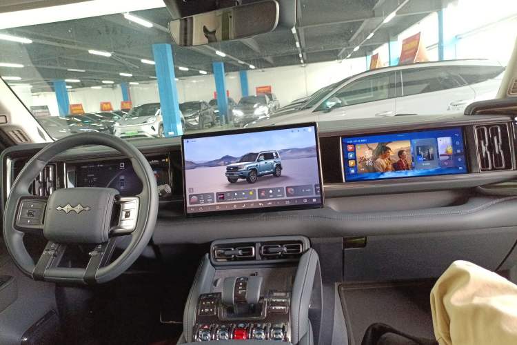 Used Formula Leopard 5 2025 TianShen Intelligent Driving Ultra Edition Center Console