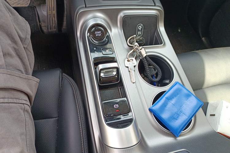 Used GAC Trumpchi E8 2024 Honor Series 2.0L Honor Edition Gear Lever