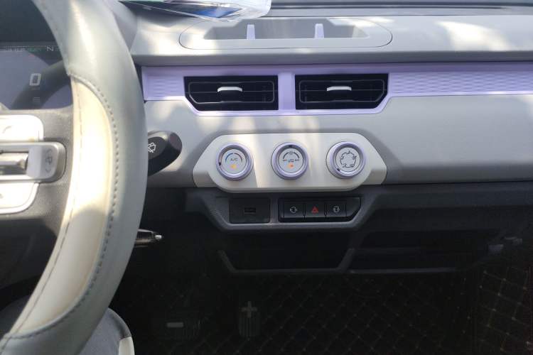 Used Chery New Energy QQ Ice Cream 2022 120km Conical Shape Lithium Iron Phosphate