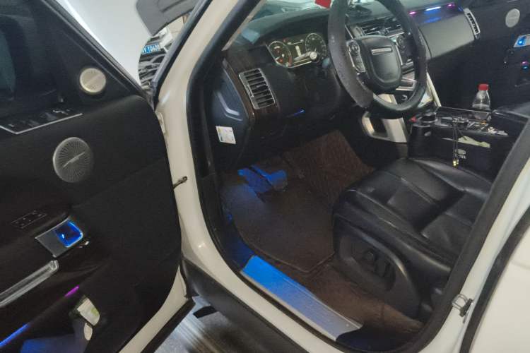 Used Land Rover Range 2015 3.0 TDV6 Vogue Driver Seat