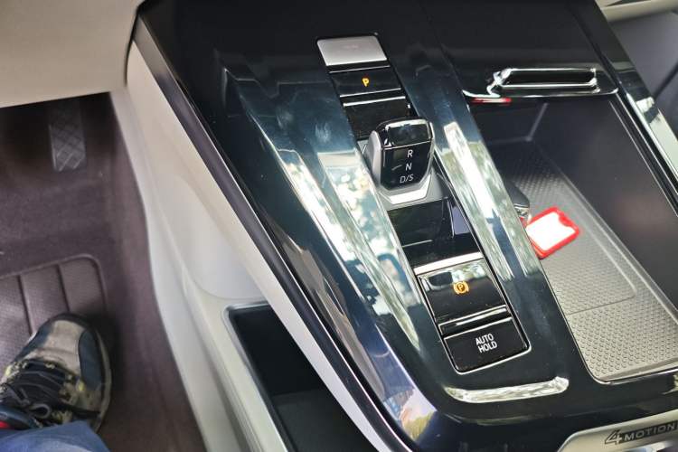 Used Volkswagen Talagon 2022 380TSI Four-Wheel Drive Flagship Shengjing Edition 6 Seats Gear Lever