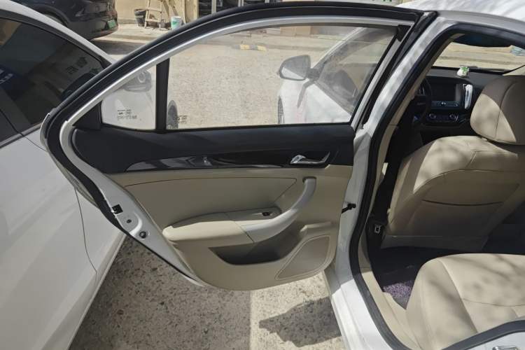 Used Roewe 360 2015 1.5L Automatic Luxury Edition