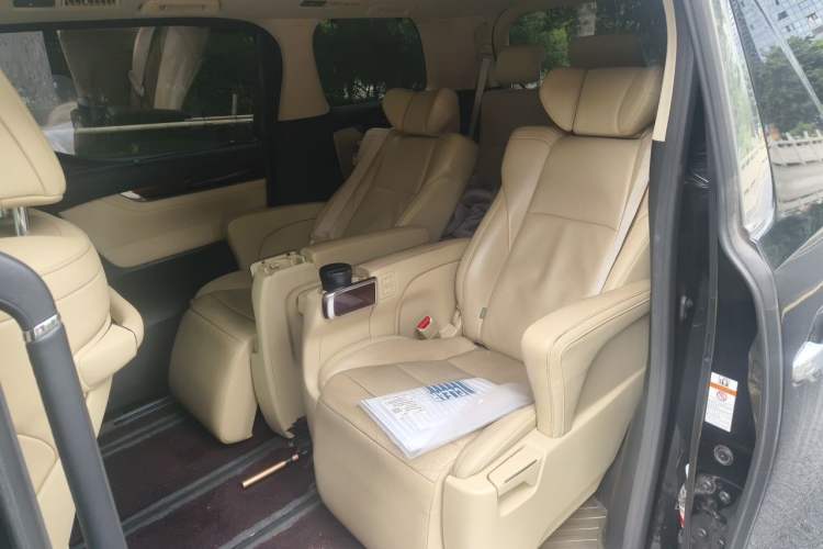 Used Toyota Alphard 2018 3.5L Luxury Edition
