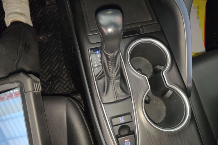 Used Toyota Camry 2021 2.0G Luxury Edition Gear Lever