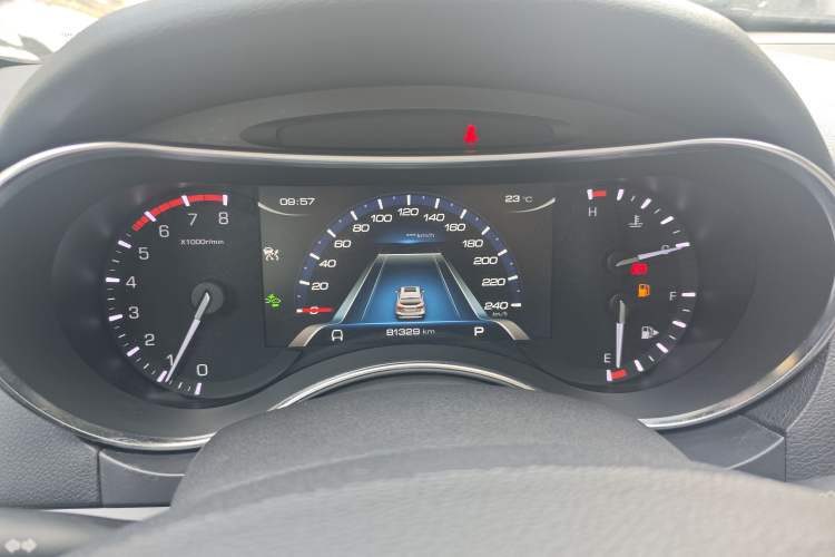 Used Haval H8 2017 2.0T Gasoline Two-Wheel Drive Smart Edition
