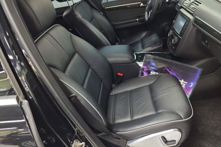 Used Mercedes-Benz R-Class 2017 R 320 4MATIC Luxury Collection Edition