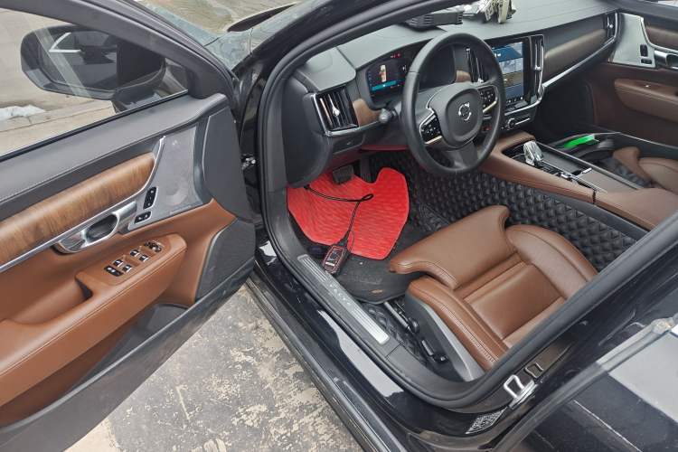 Used Volvo S90 2023 B5 Luxury Smart Edition
