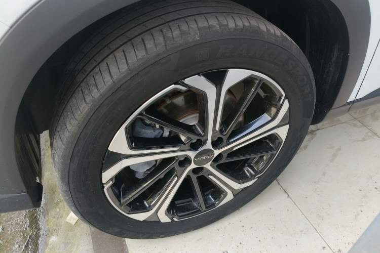 Used Dongfeng Aeolus Huge 2024 Mach Power 1.5T Premium Model Left Front Wheel Hub