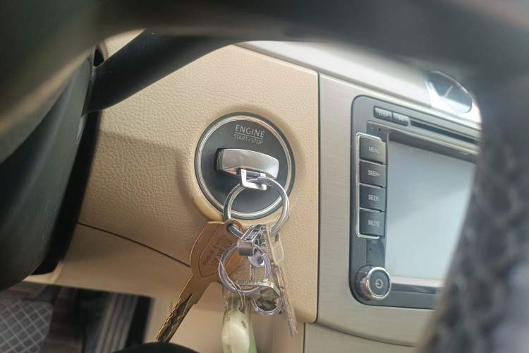 Used Volkswagen Magotan 2012 Revised Version 1.8TSI Leading Edition Vehicle Key