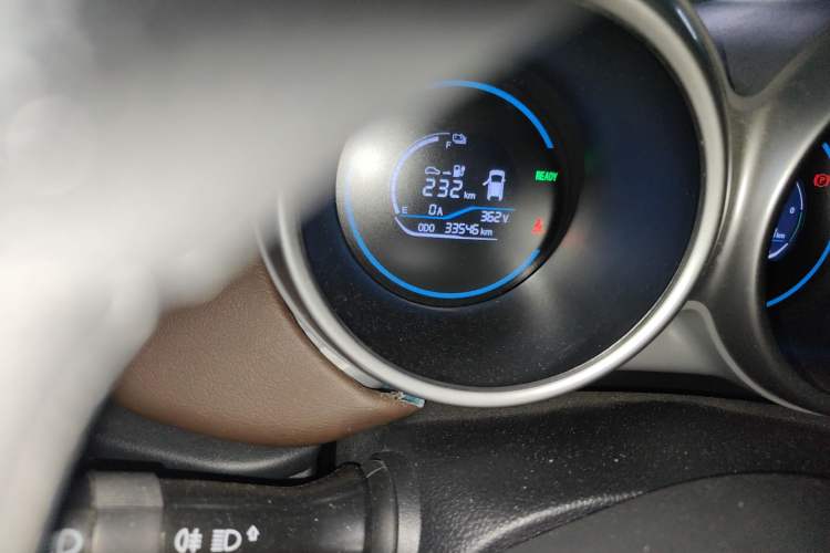 Used ORA Black Cat 2022 Updated Version 301 km Cute Pet Edition Lithium Iron Phosphate Odometer Close Up