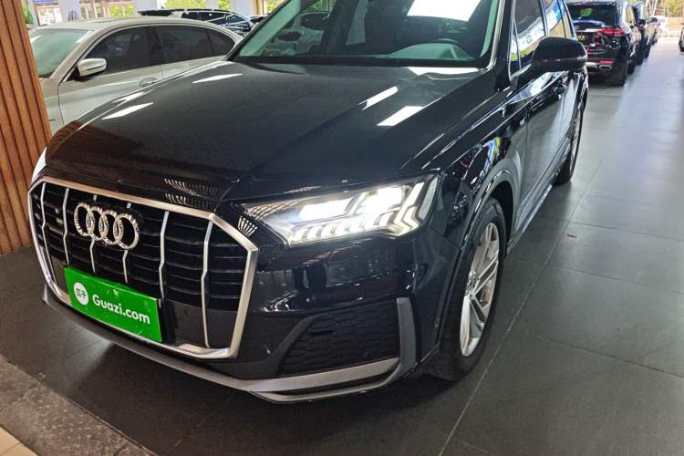 Used Audi Q7 2023 45 TFSI quattro S line Sport model