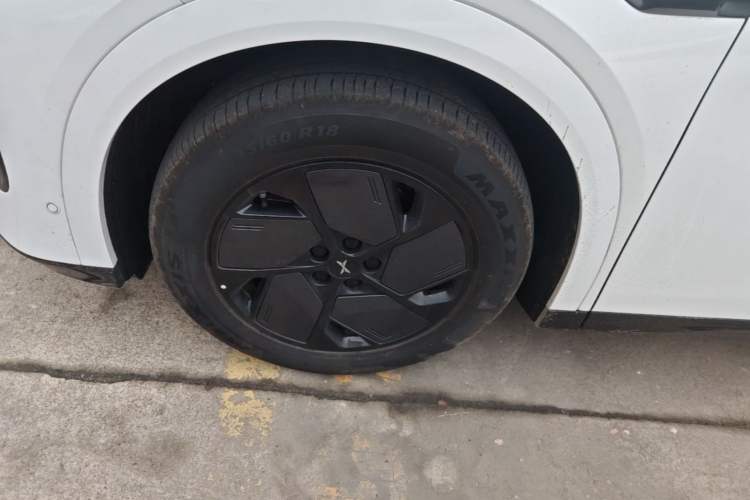 Used XPeng G6 2025 625 Long-Range Max Flagship Edition Exterior 4